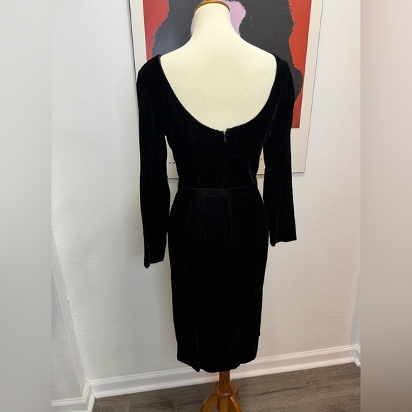 AMAZING 60’s Black Velvet Dress- Like New Condition - Picture 10 of 13